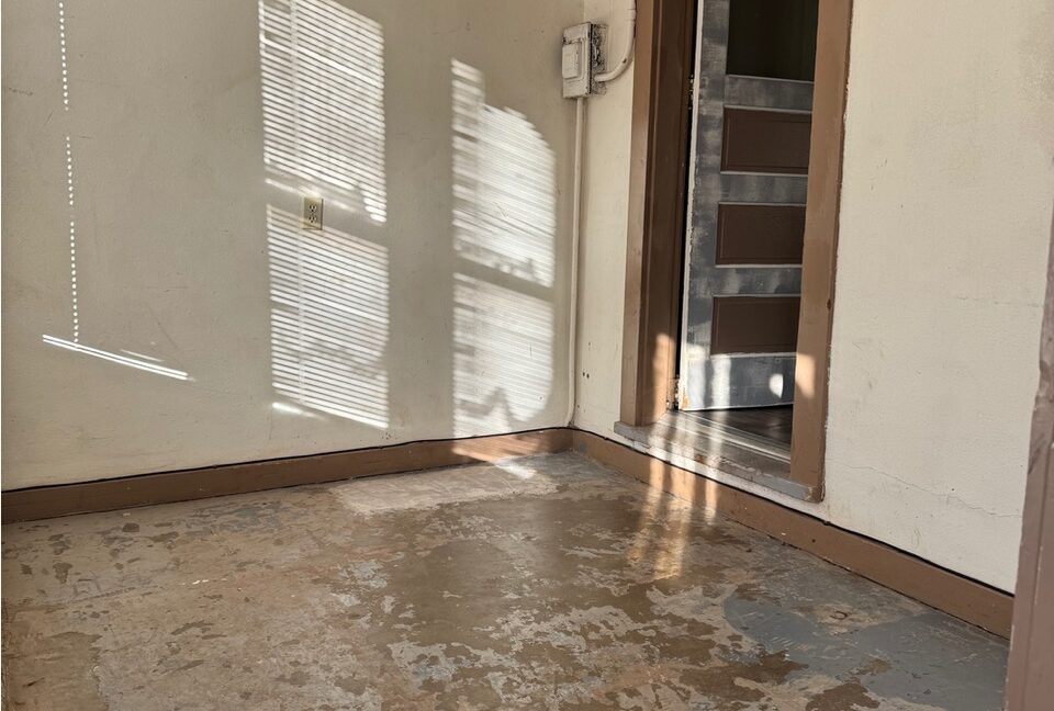 1005 Barnes Utility Room